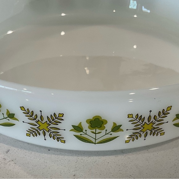 Fire King Anchor Hocking 9” Casserole Dish Made in the USA. Great Condition - Picture 2 of 5